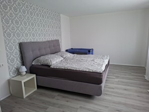 Iron/ironing board, WiFi, bed sheets - Vrbo Property (Ötigheim)
