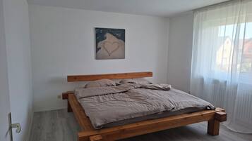2 Schlafzimmer, Bügeleisen/Bügelbrett, WLAN, Bettwäsche