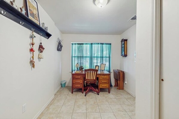 Interior - Family-friendly home w/large enclosed yard, garden views, and near Main St (Fredericksburg)