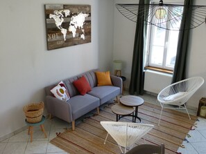 Living area - Vrbo Property (Avranches)