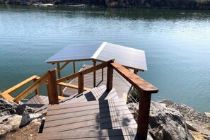 Property grounds - Mid-century modern lake house w/private waterfront pool & boat dock (Marble Falls)