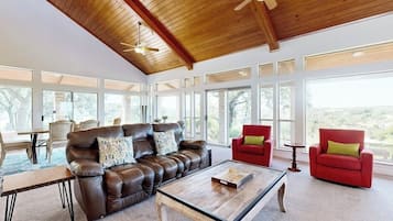 Smart TV, fireplace, DVD player, books