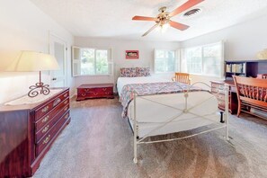 Room - Snowbird-Friendly Home w/ Enclosed Yard, Firepit, Central AC, & High-Speed WiFi (Fredericksburg)