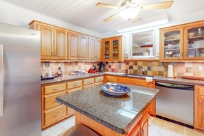 Private kitchen - Snowbird-Friendly Home w/ Enclosed Yard, Firepit, Central AC, & High-Speed WiFi (Fredericksburg)
