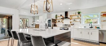 Spacious & elegant haven with huge yard, updated interior, AC, & fast WiFi