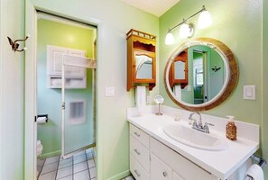 Shower, hair dryer, towels - Dog-friendly, secluded home 2 miles to Main St. with firepit, gazebo, & BBQ pit (Fredericksburg)