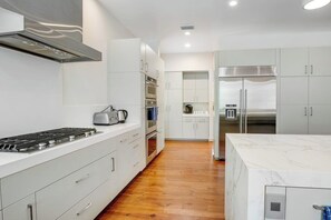 Private kitchen - Inviting waterfront home with pool, patio, fireplace, W/D, & dog-friendly (Hunt)