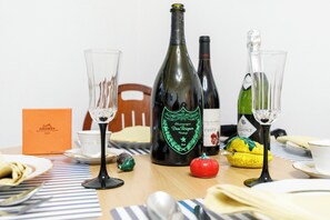 Alimentos y bebidas