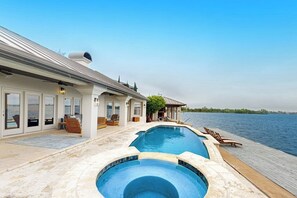 Pool - Luxe lakefront retreat with private pool, spa, lakeside terrace, gourmet kitchen (Horseshoe Bay)
