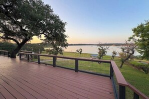 Terrace/patio - Waterfront home w/open layout kitchen, lg deck, W/D, Private dock with kayaks, (Lago Vista)