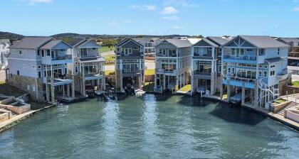 Stunning lakefront home w/ pickleball, shared pool & sand volleyball