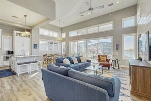 TV, DVD player, ping pong - Stunning lakefront home w/ pickleball, shared pool & sand volleyball (Kingsland)