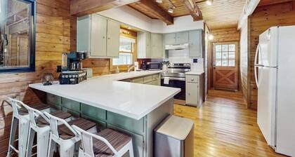 Log Home Retreat w/Outdoor Entertainment Area, Lake Nearby, Deer