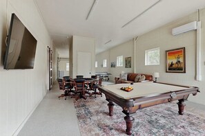 Spielezimmer