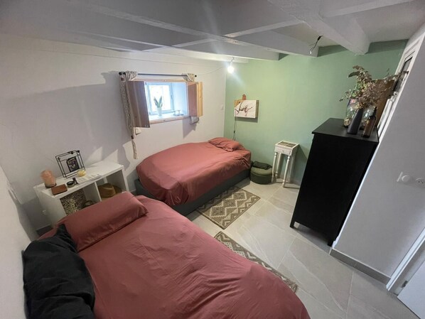 Iron/ironing board, Internet - Vrbo Property (Hendaye)