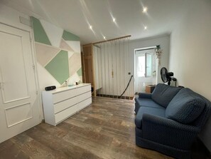 Living area - Vrbo Property (Hendaye)