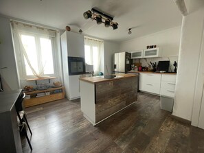 Private kitchen - Vrbo Property (Hendaye)
