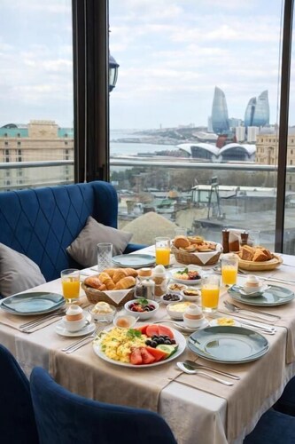 Moonlight Hotel & Restaurant