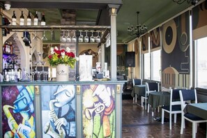 Bar (in der Unterkunft)