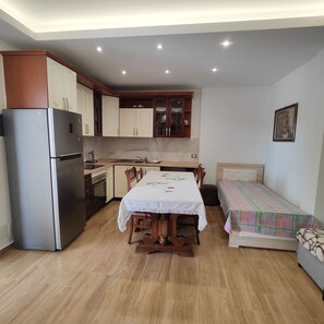 Interior - Comfortable apartment near the beach in Vlora - quiet area with balcony (Vlora)