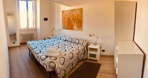 Iron/ironing board, Internet, bed sheets - Luxury Vatican Penthouse | 3 Bedrooms | Walk to St. Peter's | 1GB Wi-Fi (Roma)