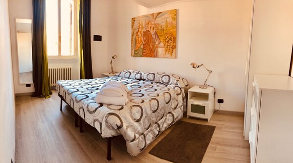 3 chambres, fer et planche à repasser, accès Internet, draps fournis