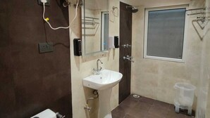 Towels, soap - Hotel Kutumb Vatika (Haldwani)