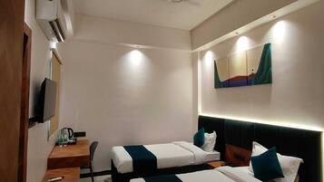Basic Twin Room | Cadar katil