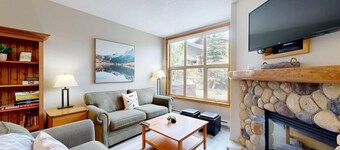 Spacious 3BR Condo | Private Hot Tub & Morrisey Views