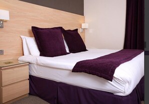 9 Schlafzimmer, Bügeleisen/Bügelbrett, WLAN, Bettwäsche
