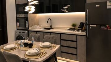 Luxe appartement, keuken | Dineren