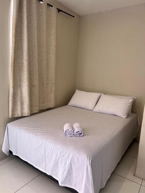 Desk, laptop workspace, free WiFi - Pousada Meu Aconchego (Fortaleza)