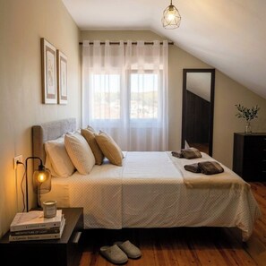 Iron/ironing board, WiFi, bed sheets - Vrbo Property (Sardiñeiro de Abaixo)