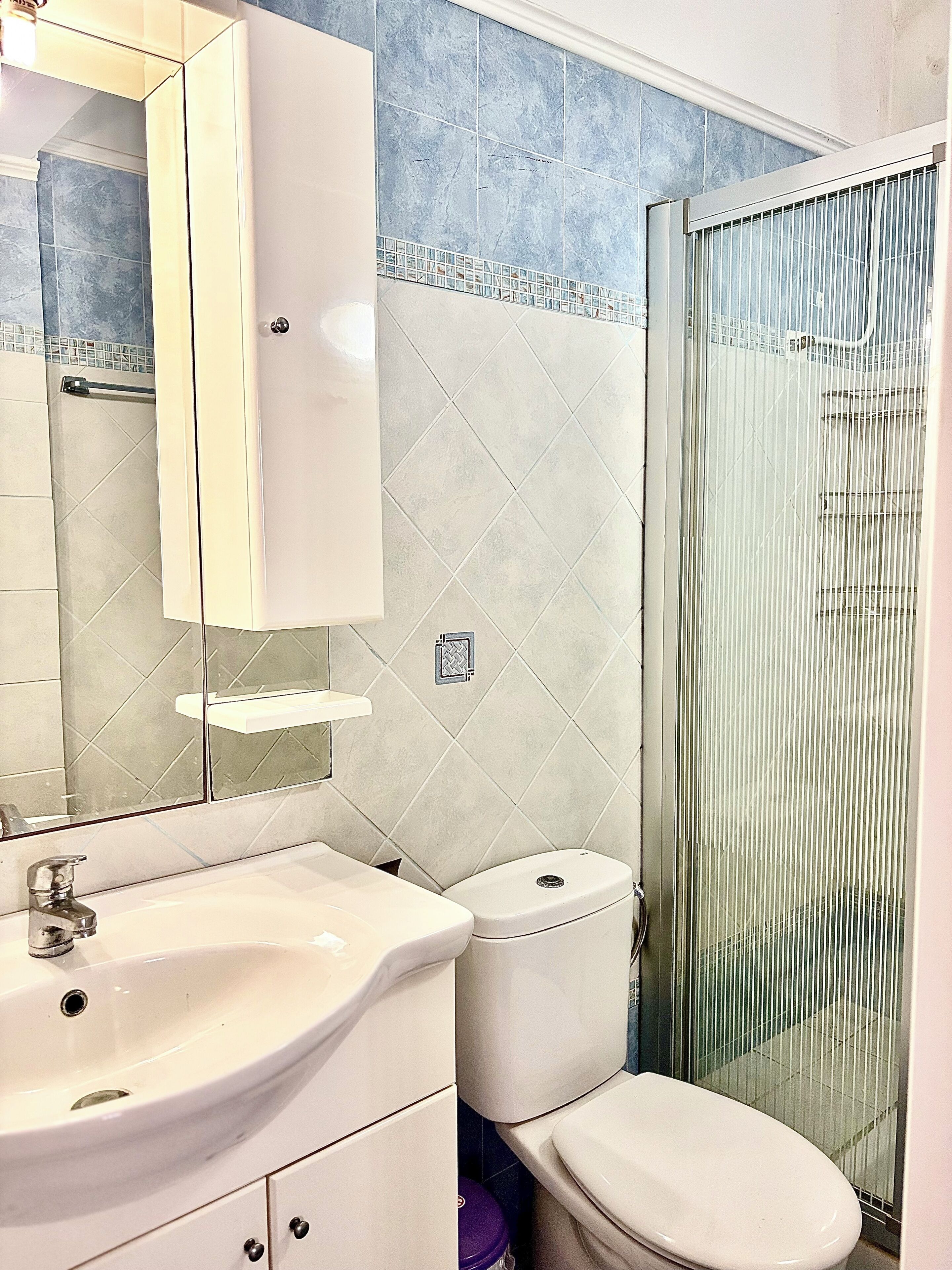 Handtücher, Seife, Shampoo, Toilettenpapier