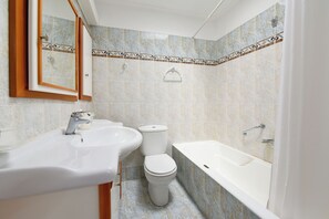 Towels, soap, toilet paper - LOTOS SUITE (Kini)