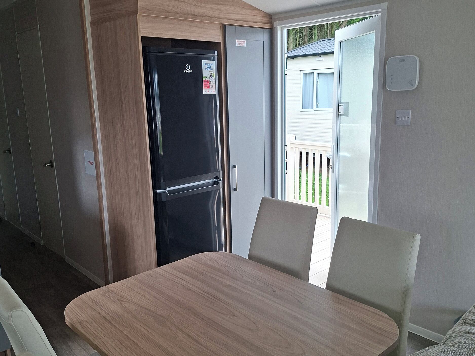 Cottage | Dining