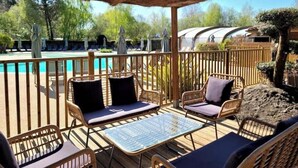 Terrace/patio - Wellness getaway between lake and ocean with heated pools (Parentis-en-Born)