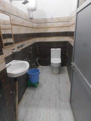 Bathroom - Hotel Anuj Palace ll Near Ram Mandir - Comfortable AC Stay (Ayodhya)