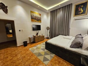 Deluxe Room, Balcony, City View | Desk, laptop workspace, blackout curtains, soundproofing - Quiet Cottage Hotel  (Kubwa)