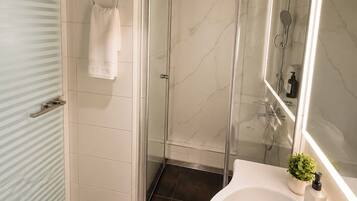 Dusche, Handtücher, Seife