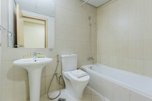 Classic Studio, 1 Double Bed, City View | Bathroom - PVH - Lincoln Park - Sleek Studio  (Dubai)