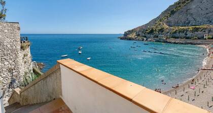 BLUE APARTMENT AMALFI COAST with direct beach access