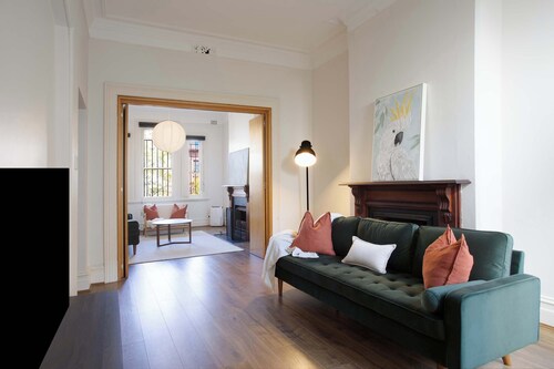 Huge Heritage Terrace, Walk to KX, Parking, BBQ