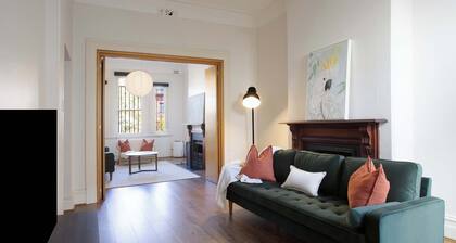 Huge Heritage Terrace, Walk to KX, Parking, BBQ