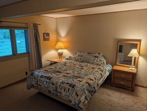 Room - 3-bedroom country house on 250 acres. (Crystal Falls)