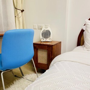 Iron/ironing board, WiFi, bed sheets