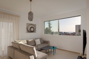 Deluxe Σπίτι, Ιδιωτική Πισίνα | Περιοχή καθιστικού | Τηλεόραση με επίπεδη οθόνη 35 ιντσών με καλωδιακά κανάλια