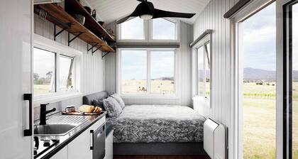 Hounds Run Tiny House | Unique Vineyard Stay
