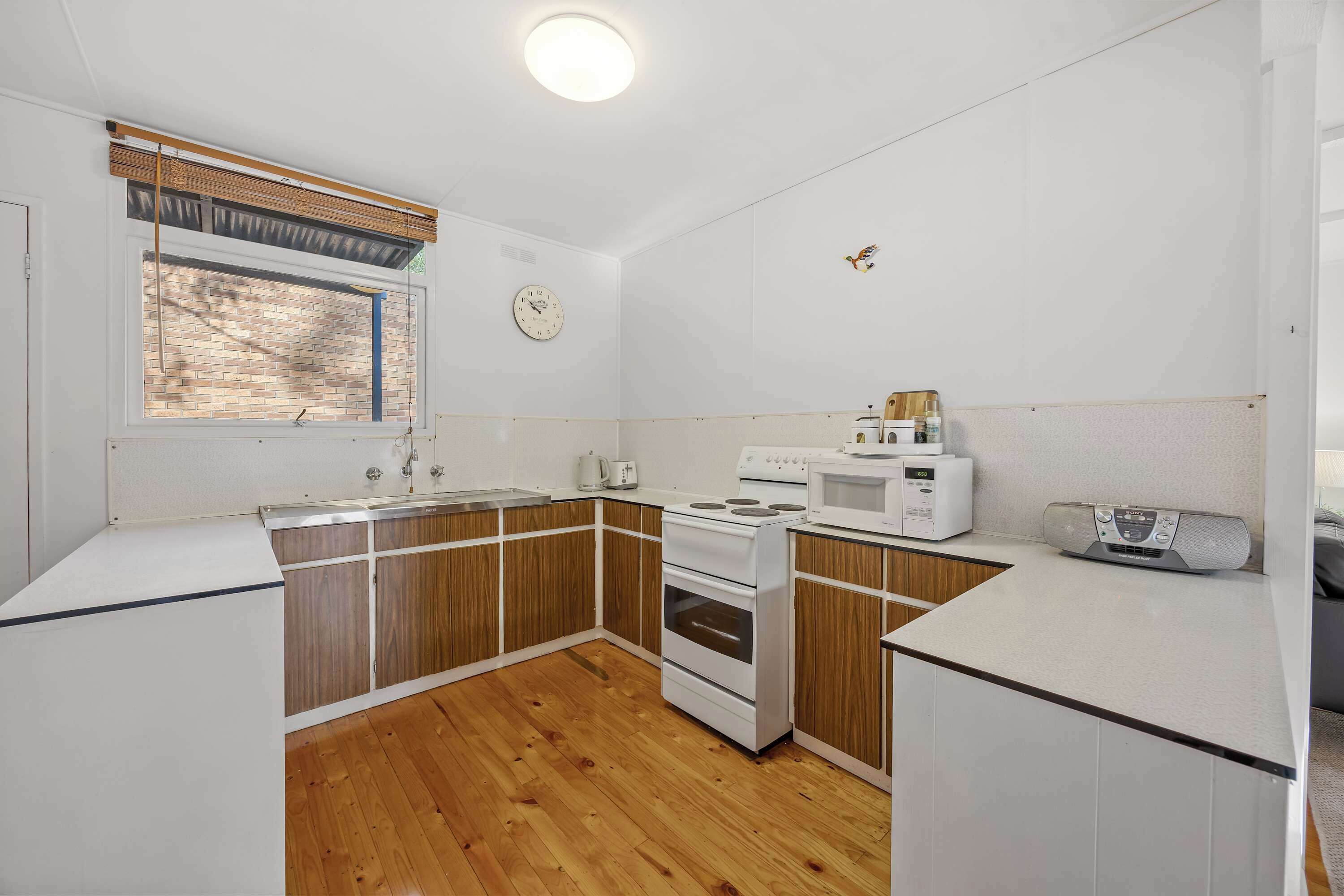 Fridge, microwave, stovetop, electric kettle