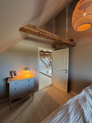 7 bedrooms, in-room safe, iron/ironing board, travel crib - Røbro Mølle – A Peaceful Retreat with Nature, Sea Views & Accommodation for 18. (Røbro)